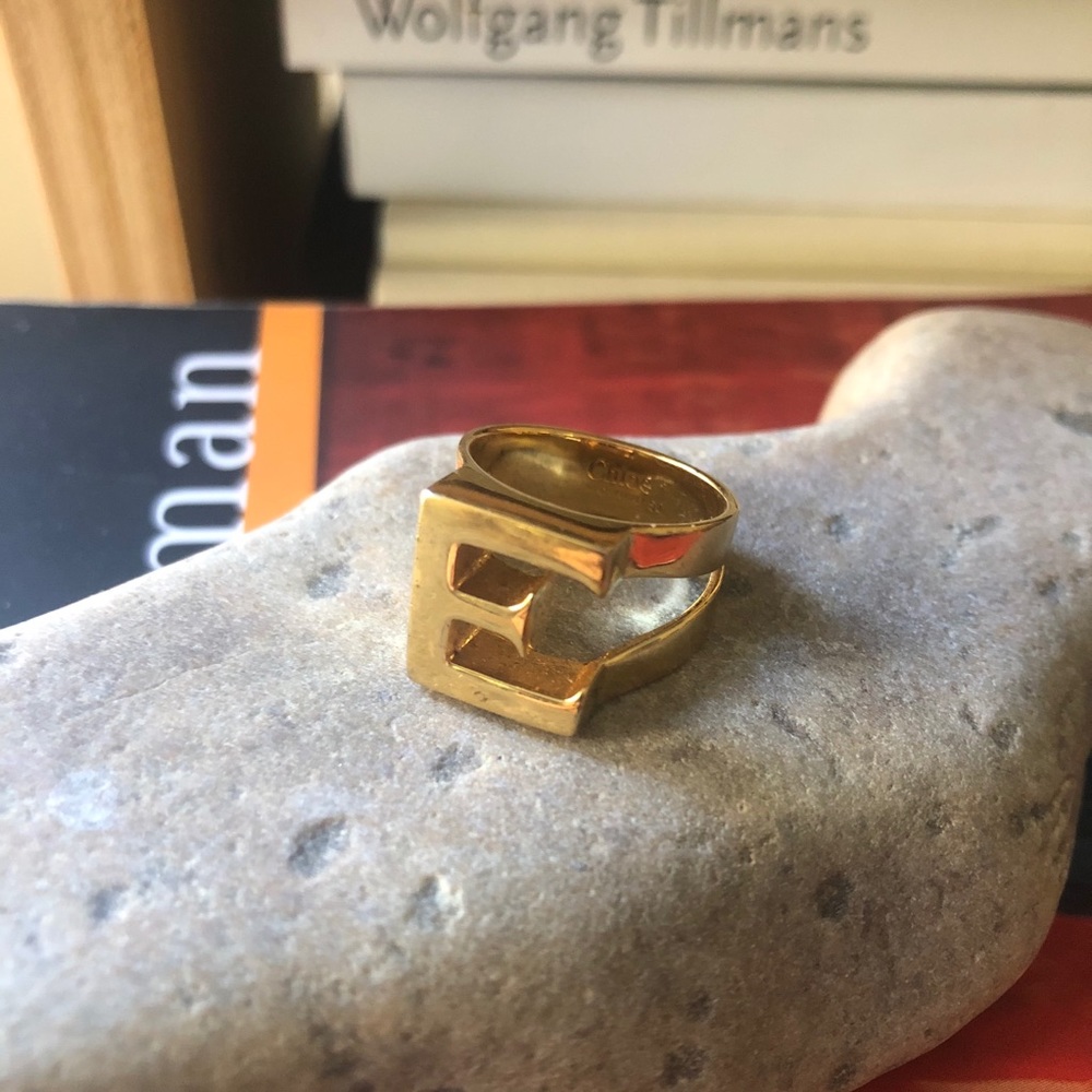 Chloe Alphabet Ring - E